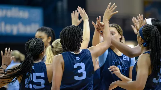 wbb practice huddle