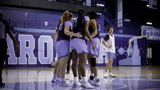 wbb huddle in scrimmage