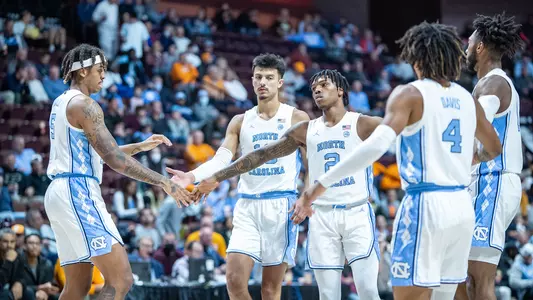 huddle vs. Tennessee