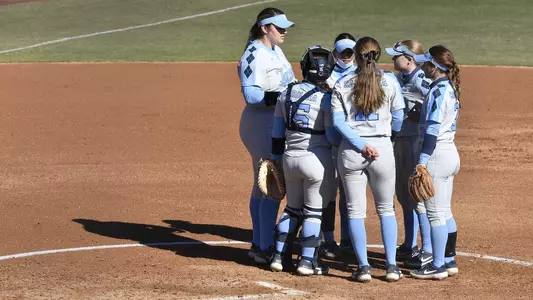huddle
University of North Carolina Softball v Syracuse
Williams Field
Anderson Stadium
Chapel Hill, NC
Sunday, February 21, 2021