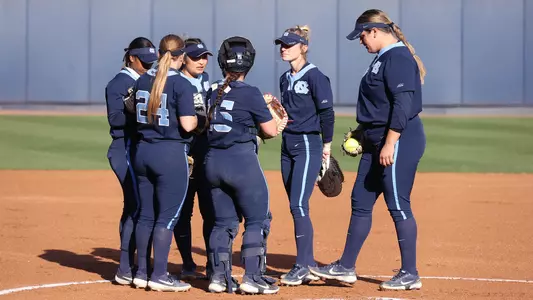 huddle
University of North Carolina Softball v Syracuse 
Williams Field 
Anderson Stadium 
Chapel Hill, NC 
Saturday, March 13, 2021