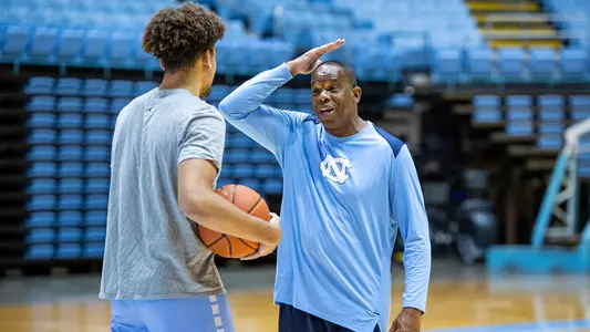 Hubert Davis - Head Coach - Staff Directory - University of North Carolina  Athletics