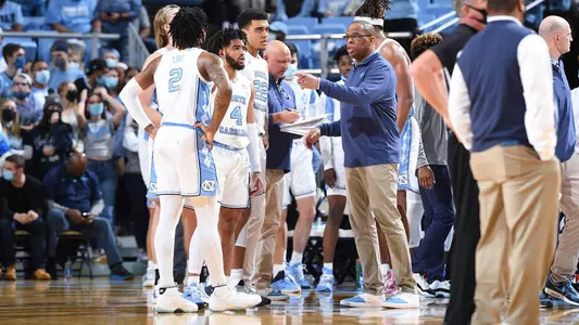 Hubert Davis, huddle
University of North Carolina Basketball v Virginia Tech
Dean E. Smith Center
Chapel Hill, NC
Monday, January 24, 2022