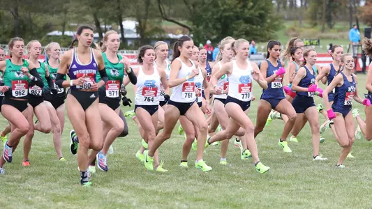 cross country women at Nuttycombe Invitational 2022