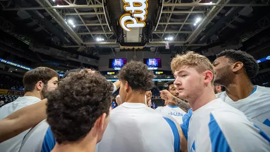 huddle at Pitt