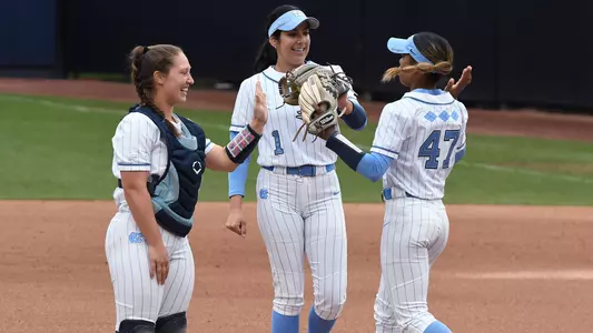 Taylor Greene, Kiersten Licea, Destiny Middleton University of North Carolina Softball v UNC-Wilmington Williams Field Anderson Stadium Chapel Hill, NC Tuesday, March 15, 2022