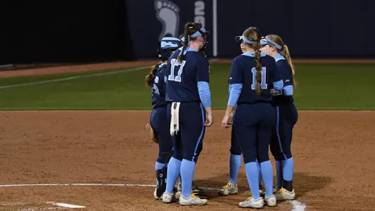 huddle
University of North Carolina Softball v Penn State
Williams Field
Anderson Stadium
Chapel Hill, NC
Friday, March 4, 2022