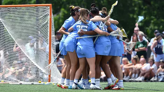 women's lacrosse huddle