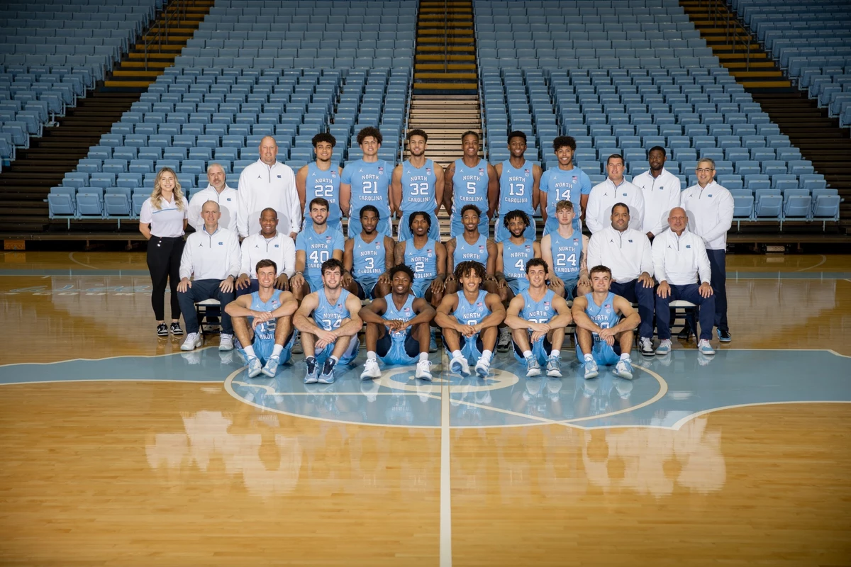 men's basketball team photo 2022-23
