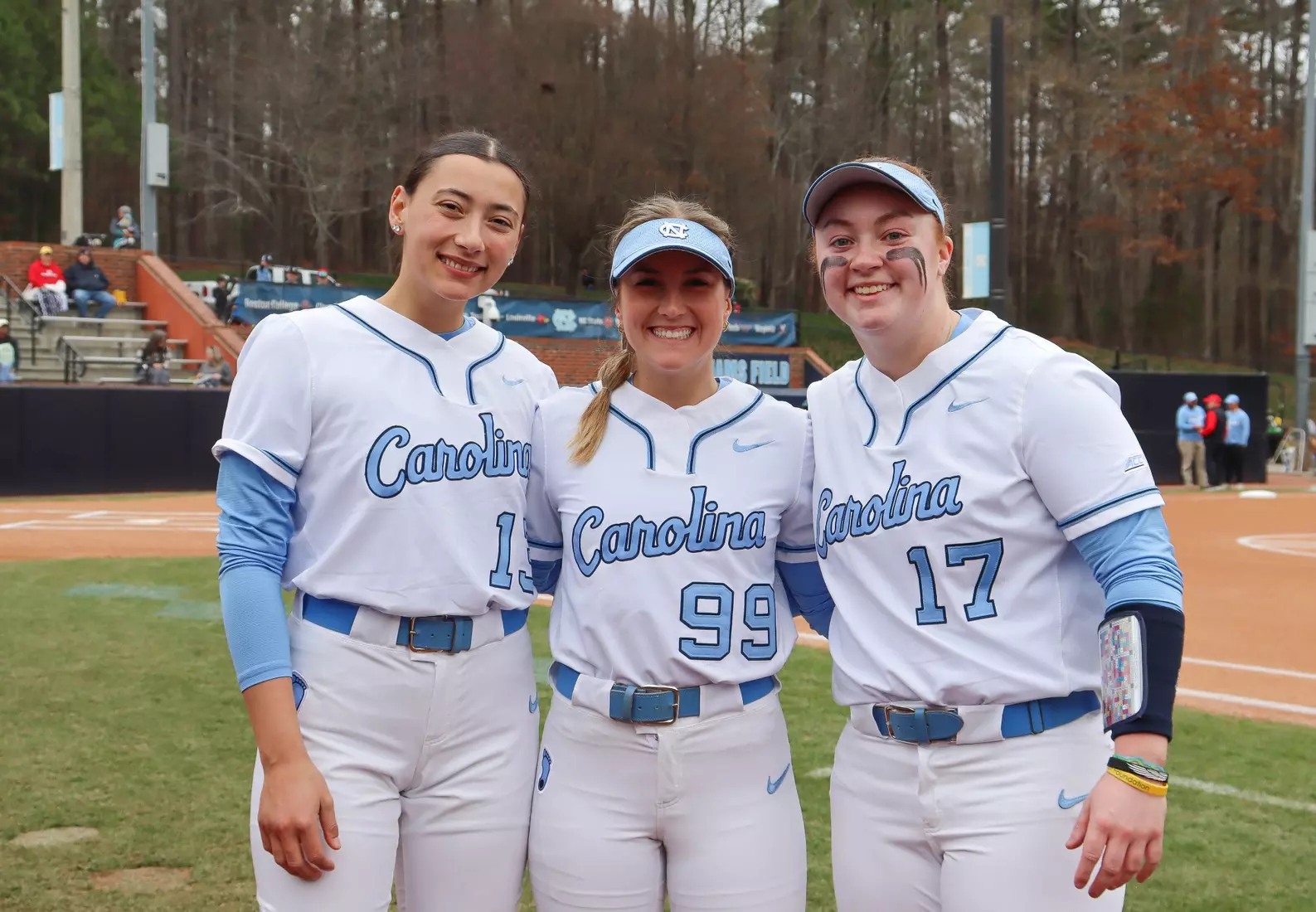 From left to right: Isabela Emerling,Lilli Backes, Carlie Myrtle