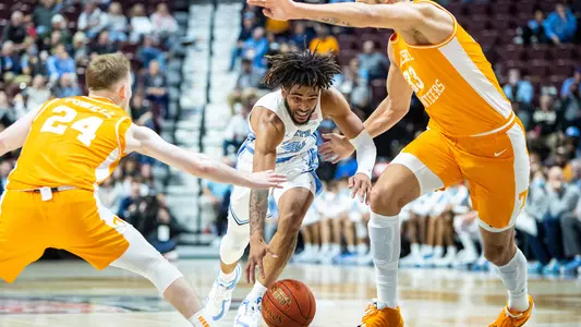 RJ Davis vs. Tennessee, Hall of Fame Tipoff
