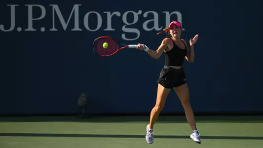Fiona Crawley hits a forehand during a women's qualifying singles match at the 2023 US Open, Tuesday, Aug. 22, 2023 in Flushing, NY. (Mike Lawrence/USTA)