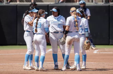 MaKenna Raye Dark, huddle 
University of North Carolina Softball v North Carolina State 
Dail Stadium 
Raleigh, NC 
Sunday, April 23, 2023