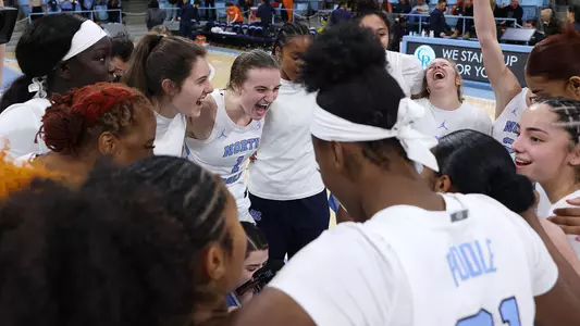 Alyssa Ustby, huddle
University of North Carolina Women's Basketball v Syracuse
Carmichael Arena
Chapel Hill, NC
Thursday, January 4, 2024