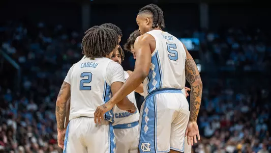 huddle vs. Wagner, 2024 NCAA Tournament first round