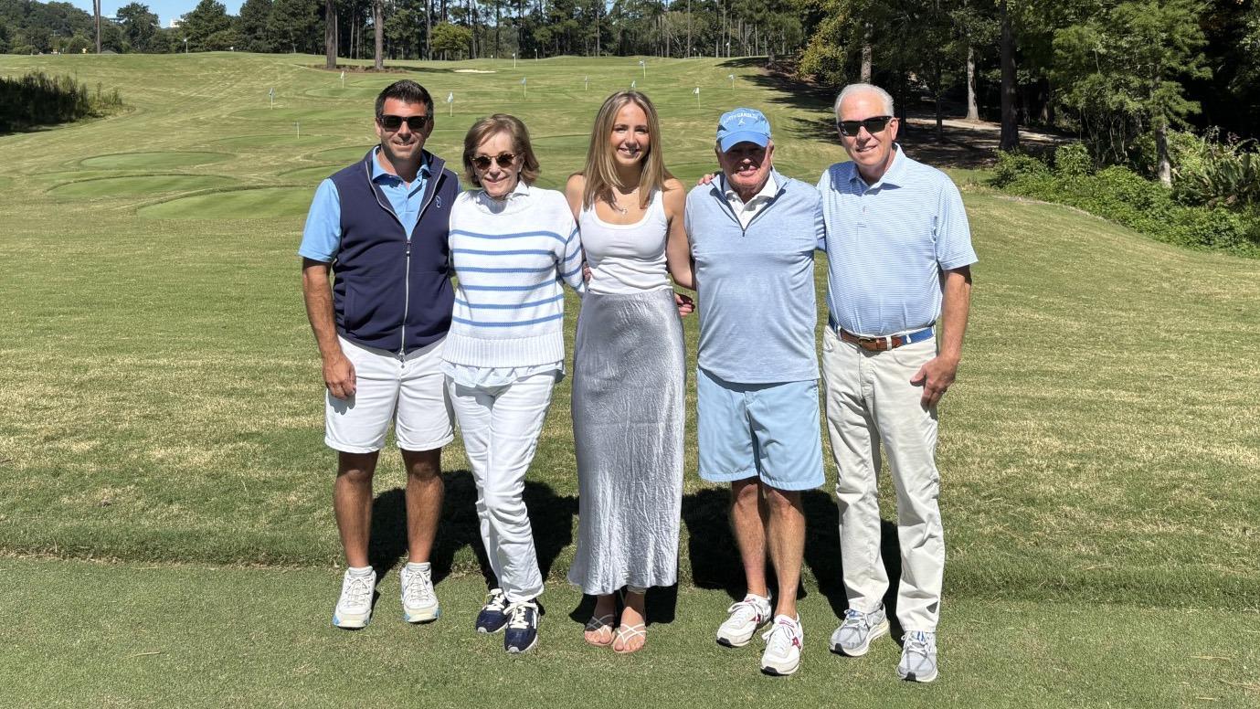 Thompsons Endow UNC Men's Golf Head Coaching Position Thompsons Endow UNC Men's Golf Head Coaching Position