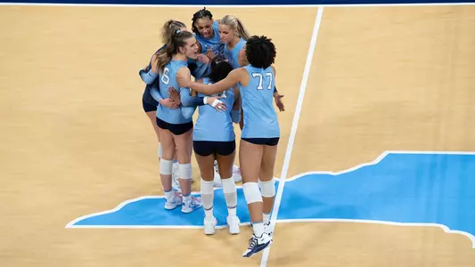 huddle
University of North Carolina Volleyball v Pitt
Carmichael Arena
Chapel Hill, NC
Sunday, November 2, 2025