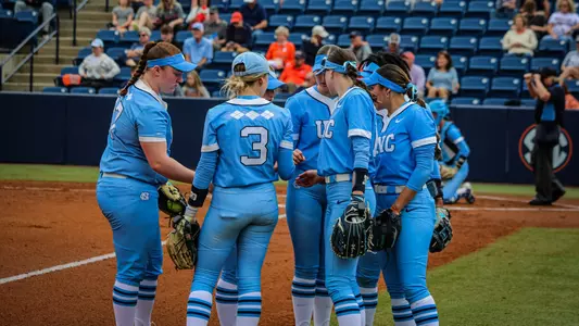 softball huddle