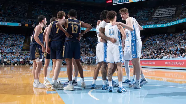 huddle
University of North Carolina Men’s Basketball
Dean E. Smith Center v Notre Dame
Chapel Hill, NC
Wednesday, January 21, 2026