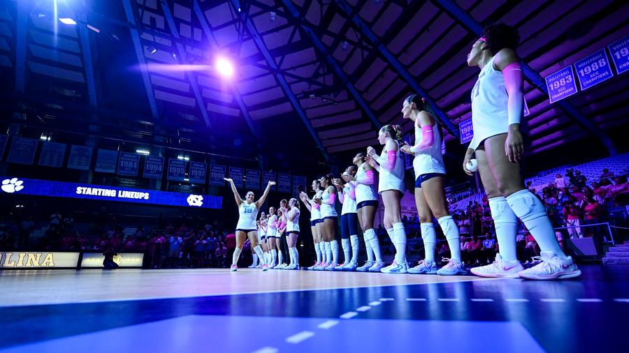 No. 25 UNC Volleyball Sweeps Clemson, 3-0 No. 25 UNC Volleyball Sweeps Clemson, 3-0