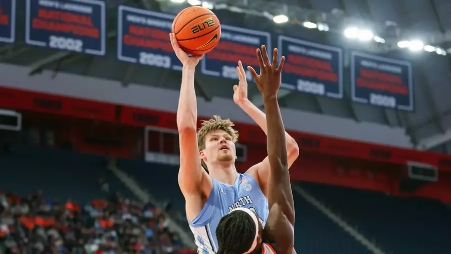 Henri Veesaar changes UNC’s geometry at both ends, leads huge bounce-back win Henri Veesaar changes UNC’s geometry at both ends, leads huge bounce-back win