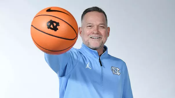 Michael Malone posed 1280x720