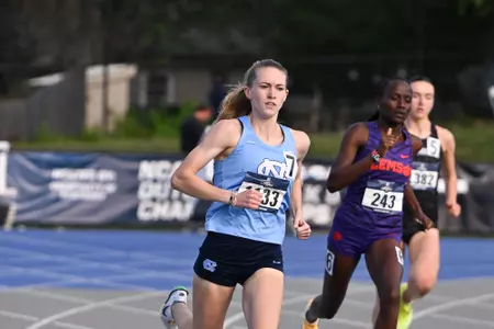 Makayla Paige Wins east regional in women's 800m