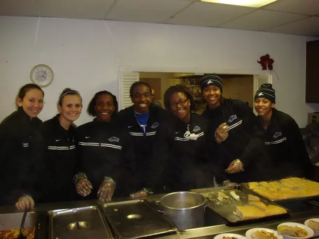 Women's Basketball Team Active in Community