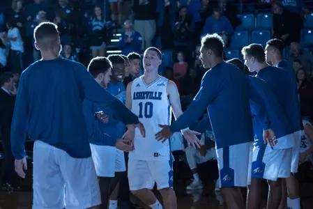 Surging Bulldogs Welcome Warren Wilson on Saturday Image