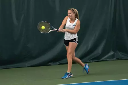 Women's Tennis Hoping to Extend Winning Streak Saturday Image