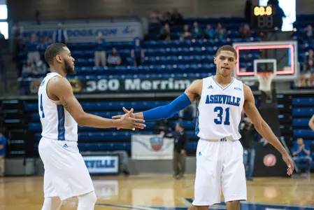 Career Day from Teague Helps Lead Bulldogs to Seventh Straight Win Image