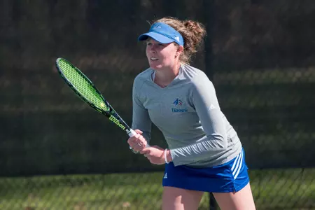 Bulldogs Fall on Road at Winthrop Image