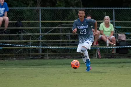 Bulldogs Battle Anteaters Until Final Whistle in Narrow 2-1 Loss Image