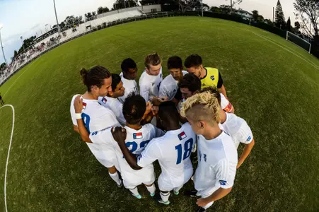 MSoc Huddle LMU