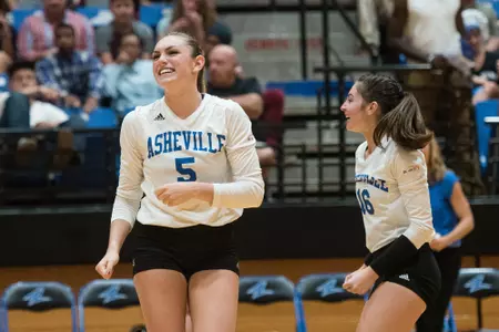 Bulldogs Battle Back to Take Five-Set League Win at Winthrop Image