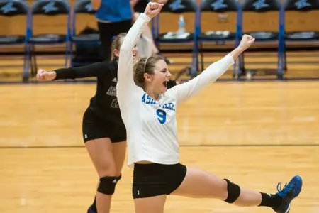 Bulldogs Face Off Against Charleston Southern and Winthrop This Weekend Image