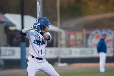Bulldogs Battle in Road Loss at No. 21 Tennessee Image