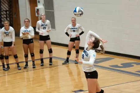 Bulldogs Fall on Road at High Point Image