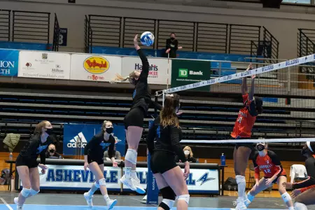Campbell_vs_UNCA_Game_2_3