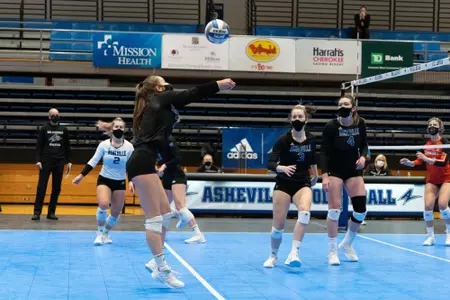 Campbell_vs_UNCA_Game_2_5