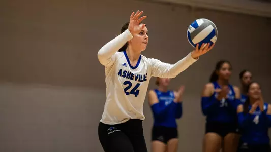 Katie_Nichols_Serve