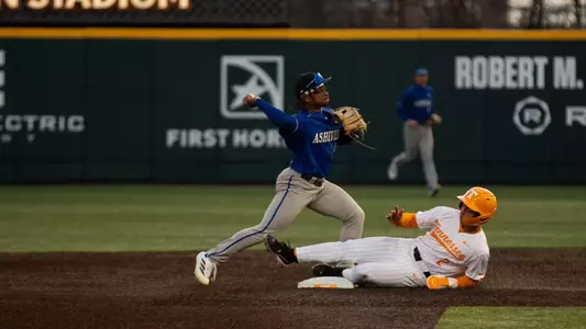 Isaac_Turner_Tennessee