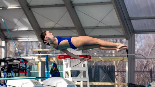 Leigha_Travis_Flat_Dive