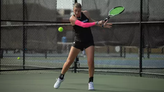 Angelina_Joy_Hug_Backhand