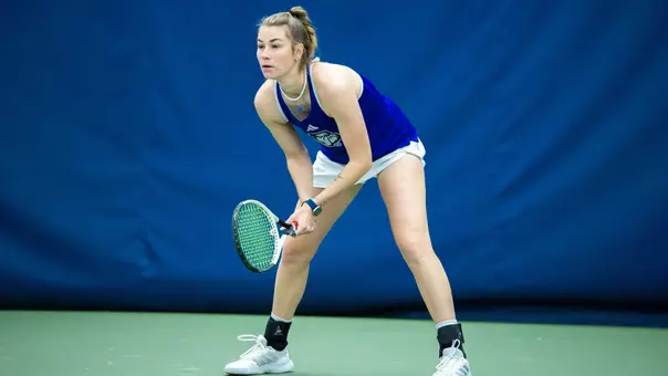 Angelina_Joy_Hug_UNCW_2