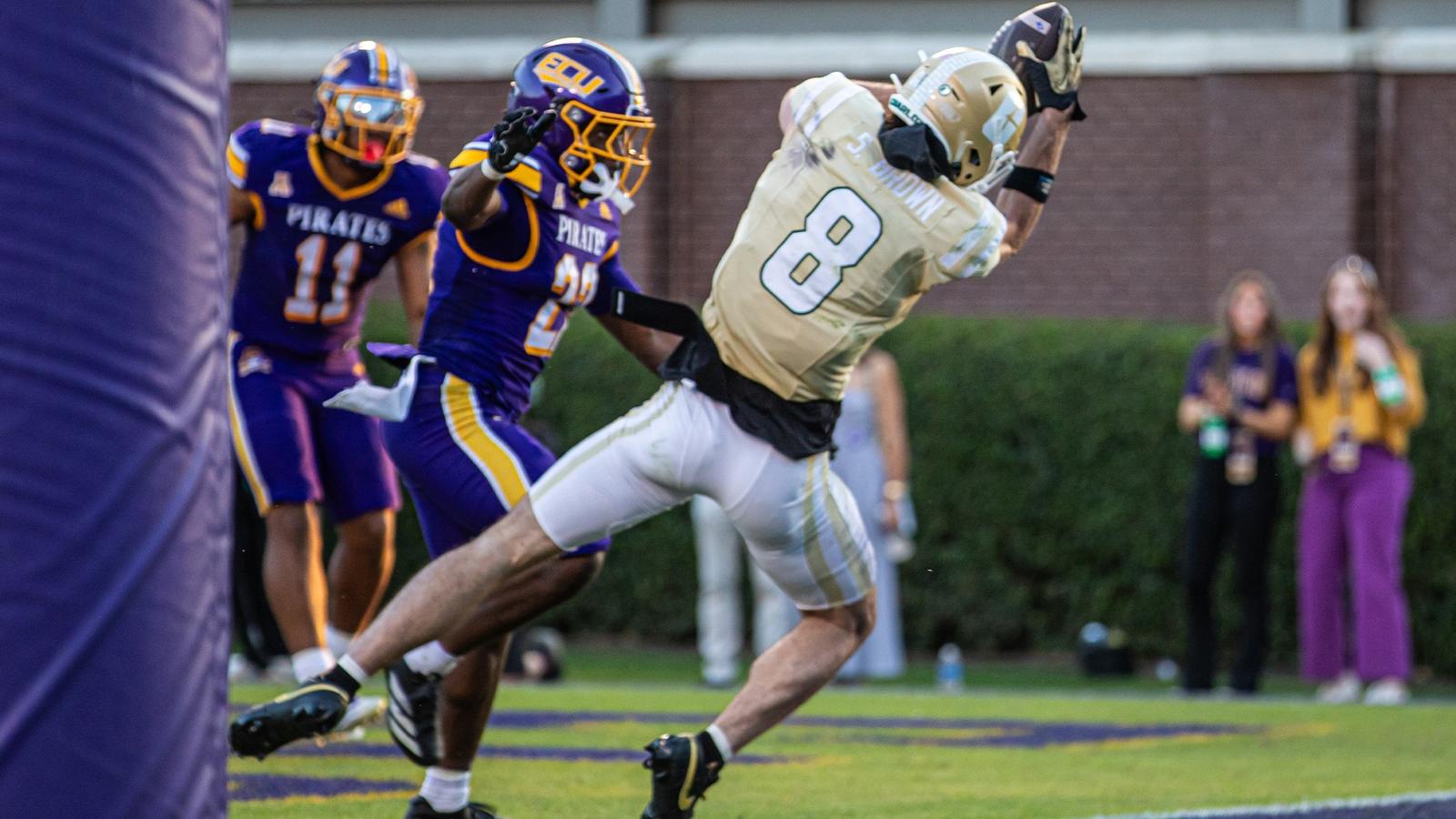 Sean Brown taps his toes for a touchdown