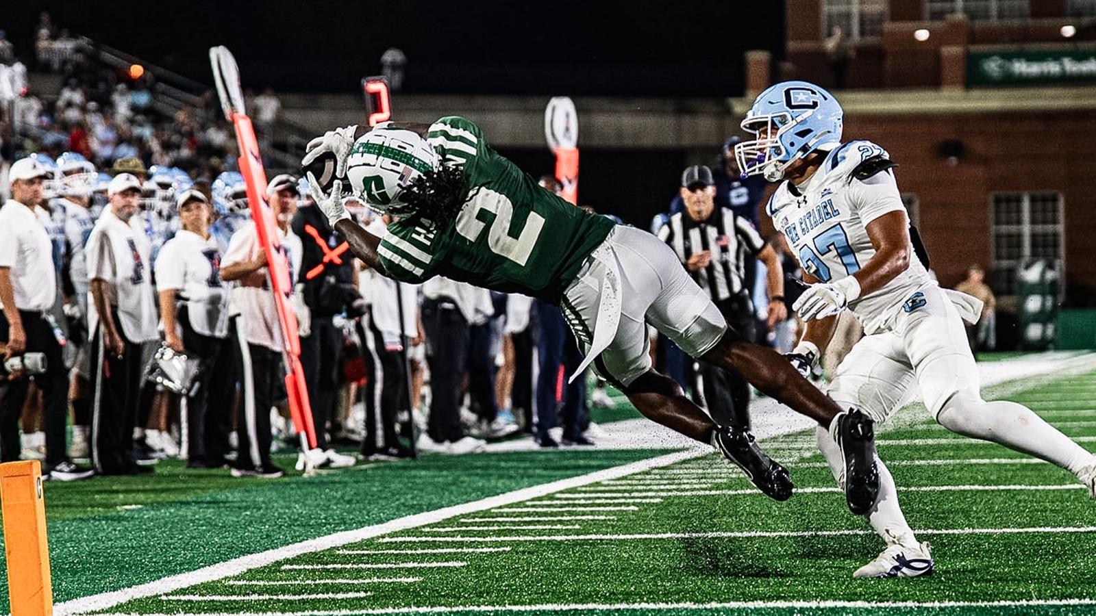 Jalen Hampton makes a diving touchdown catch