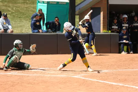 Alexsi Barashkoff swinging