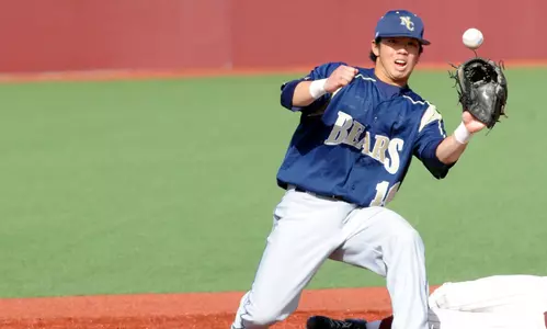 Baseball moves into second in GWC standings with Sunday sweep Image