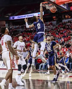 Davis Dunk vs UNLV